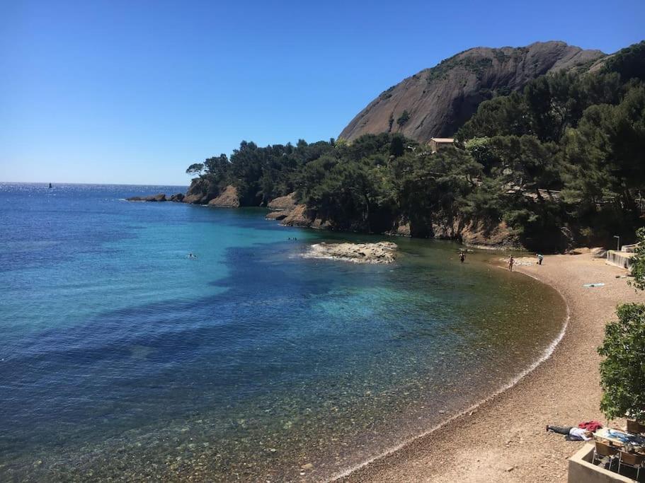 Blue Summer Vibes For 4p, Ac, Parking, At 50m, Access -1 Apartment