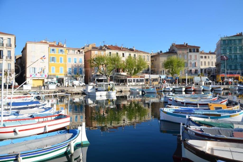Blue Summer Vibes For 4p, Ac, Parking, At 50m, Access -1 *
