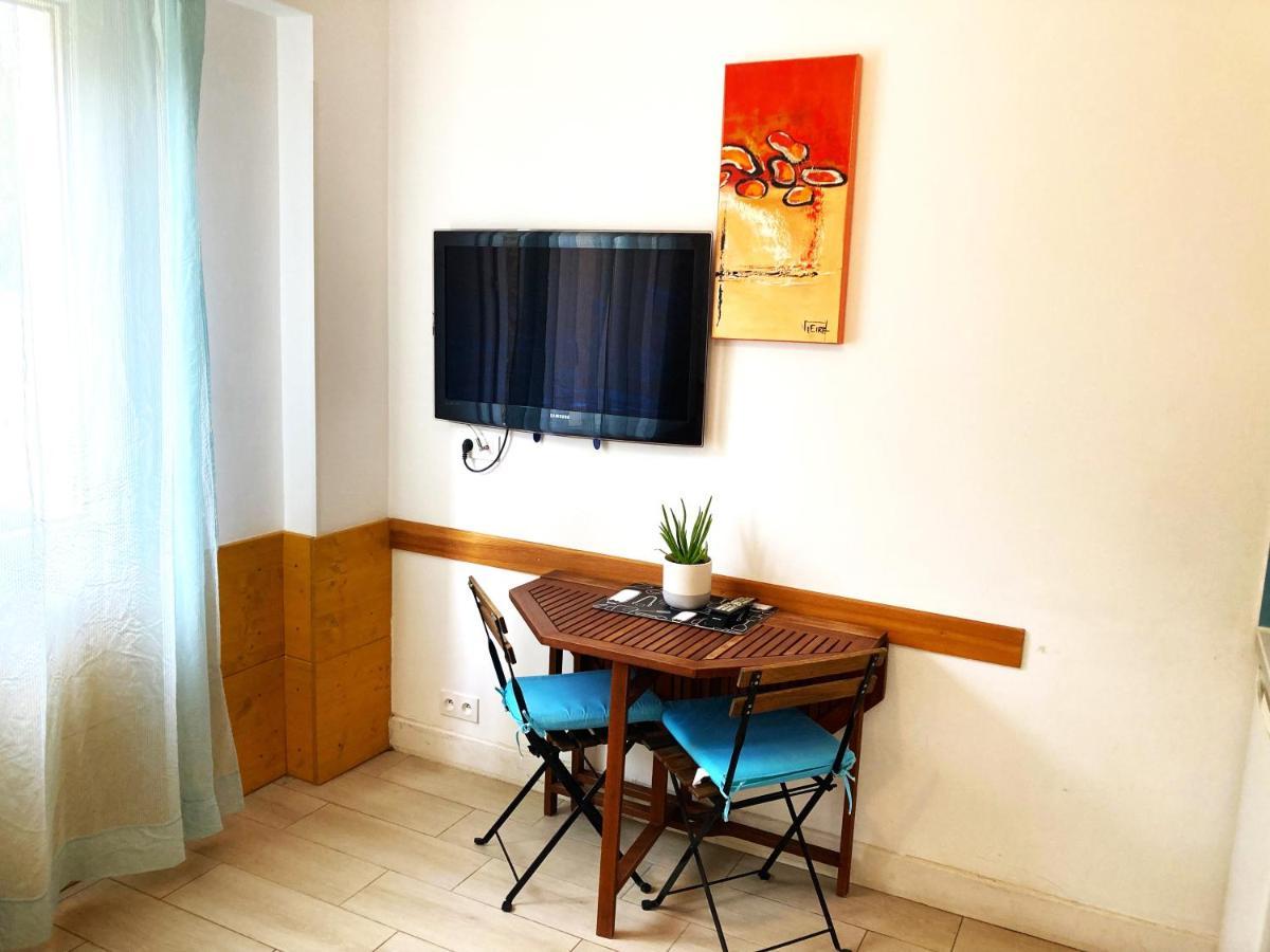 Blue Summer Vibes For 4p, Ac, Parking, At 50m, Access -1 Apartment *